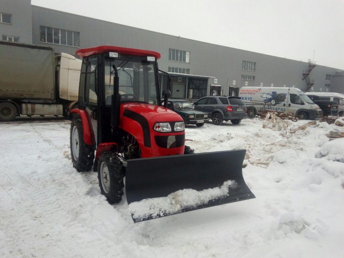Расчистка участка парковки от снега в Собинке